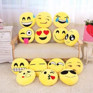 Membuat Bantal Print Emoticon dari Kain Velboa