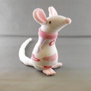 Membuat Boneka Karakter Tikus Dari Kain Velboa